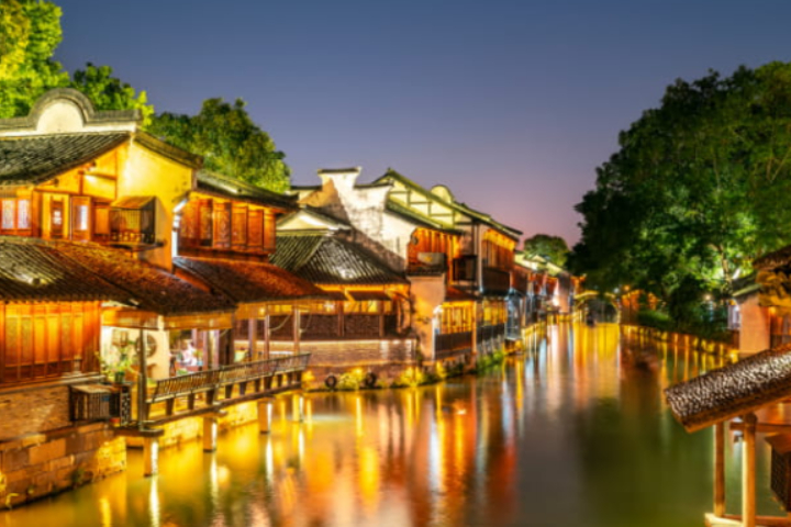 상하이 근교 우전 수향마을 야경 당일투어 [왕복 전용차량, 한국어 가이드, 동책 서책 입장권, 유람선 포함]