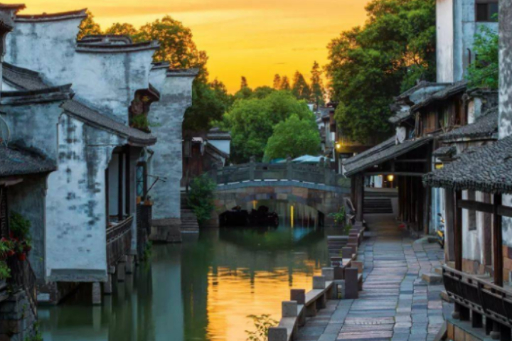 상하이 근교 우전 수향마을 야경 당일투어 [왕복 전용차량, 한국어 가이드, 동책 서책 입장권, 유람선 포함]